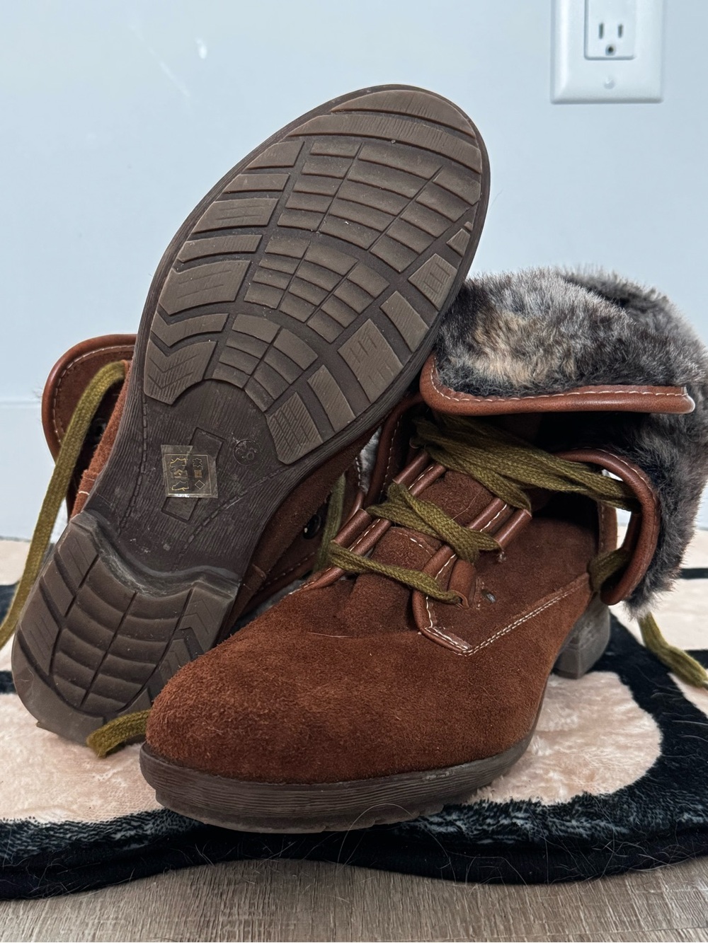 Denver Hayes Brown Suede Ankle Boots with Faux Fur Cuff - Picture 3 of 4
